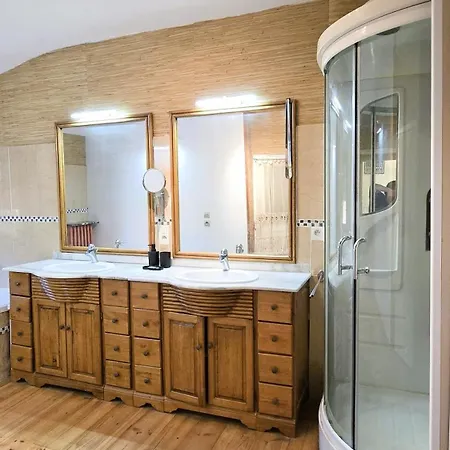 Maison Au Pied De La Cité Médiévale Сasa de vacaciones *