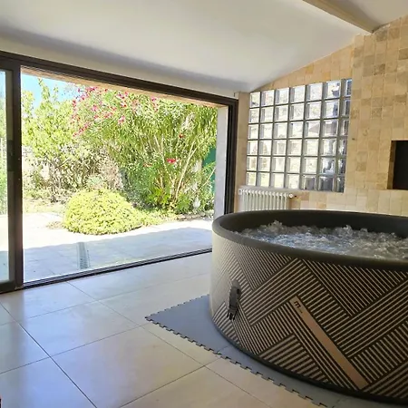 Maison Au Pied De La Cité Médiévale Сasa de vacaciones *
